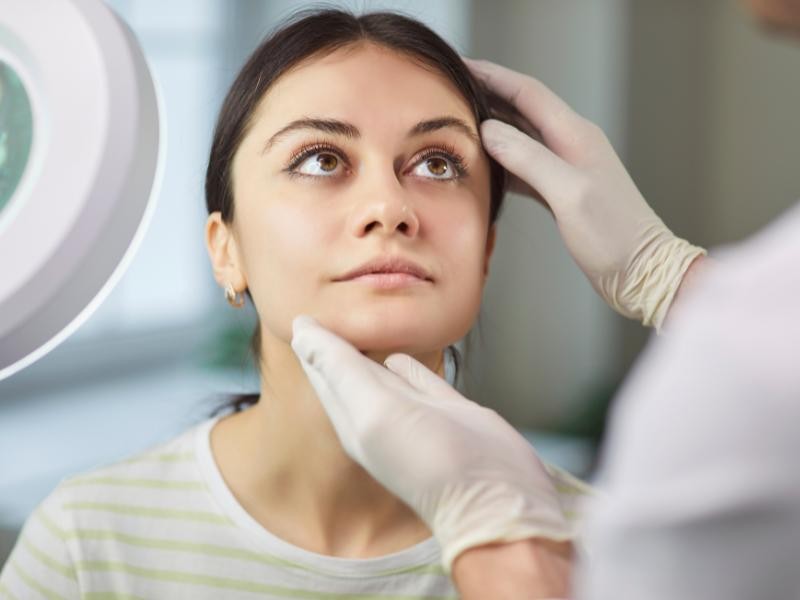 Consulta com Dermatologista: Quando Procurar Esse Especialista?